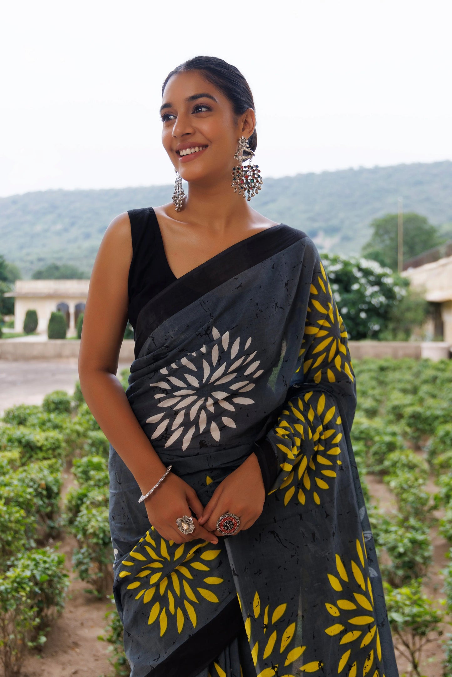 Brushed Grey Contrast Cotton Printed Saree Ragavi