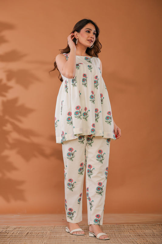 Model in Cloud Dancer white ethnic co-ord by Ragavi Jaipur