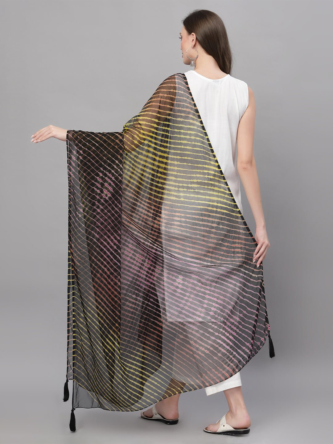 Ragavi Black Multicolour Leheriya Dupatta