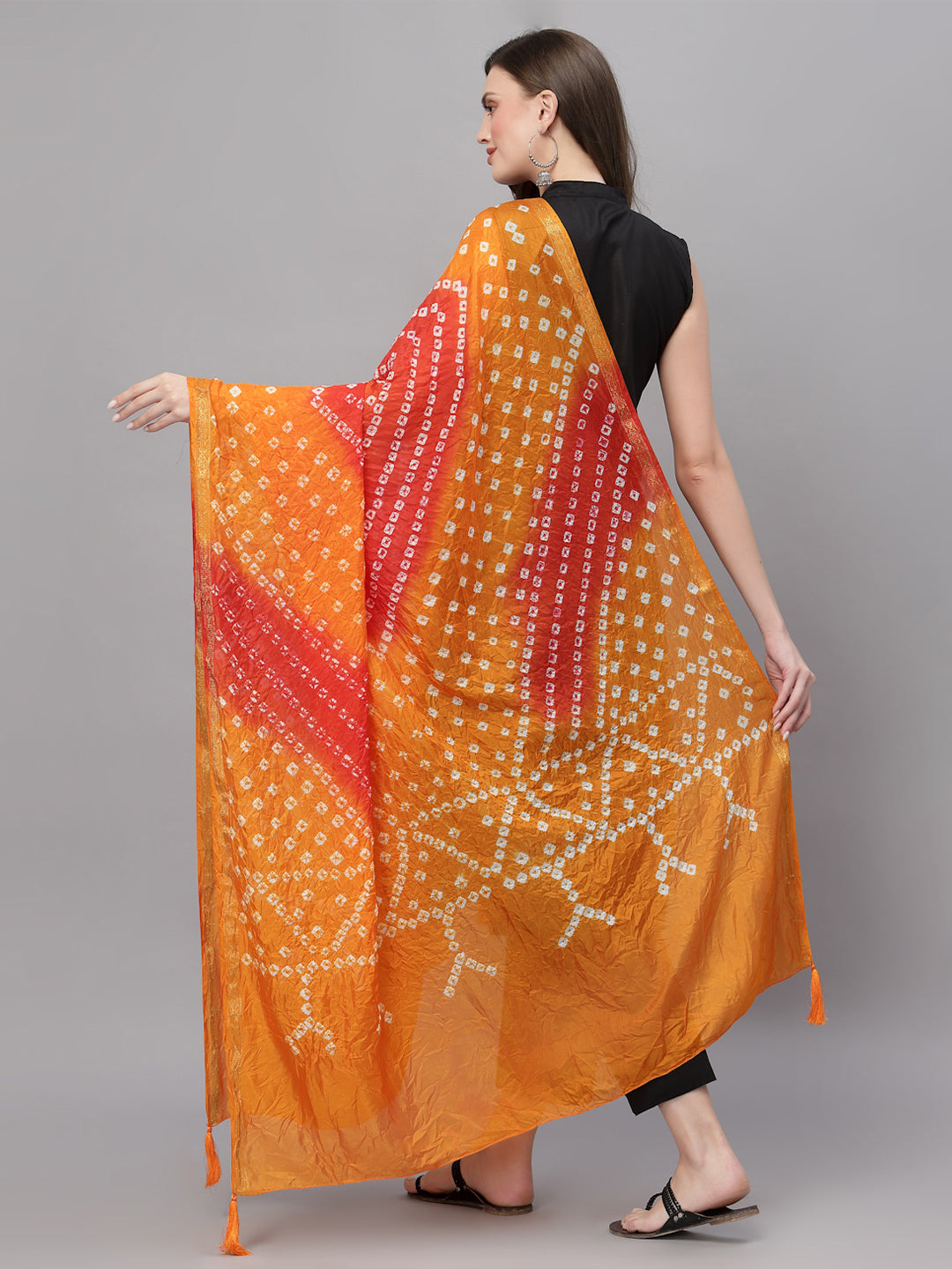 Ragavi Orange Red Bandhej Leheriya Dupatta