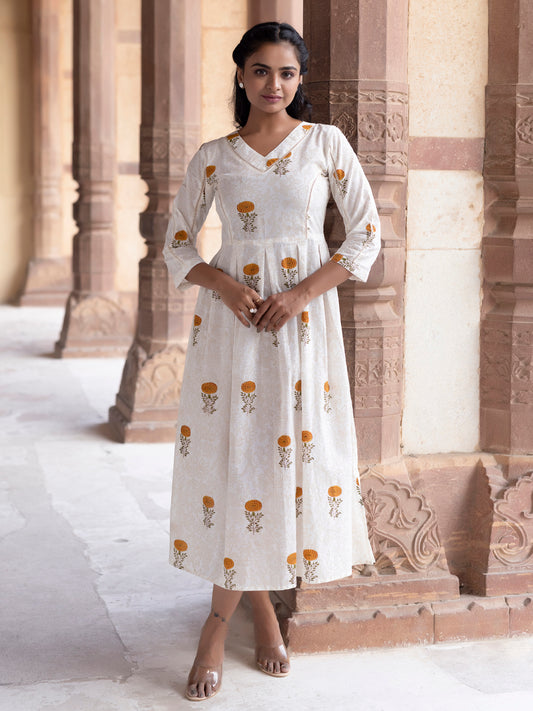 Deepika White Sunflower Printed Kurta