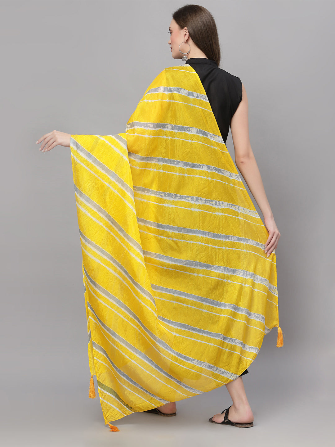 Ragavi Yellow Grey Leheriya Dupatta